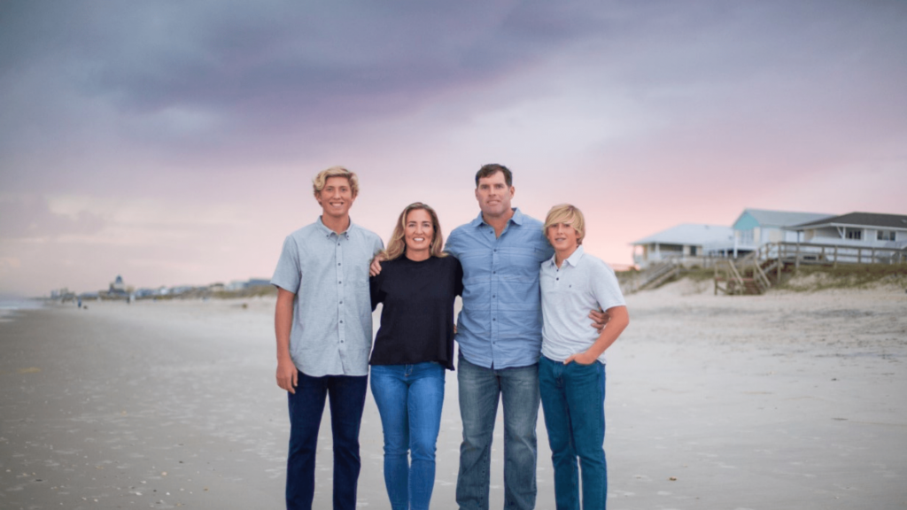 FAMILY AT THE BEACH